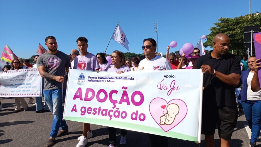 14ª Caminhada da Adoção será realizada no próximo domingo em Copacabana com apoio de diversas instituições