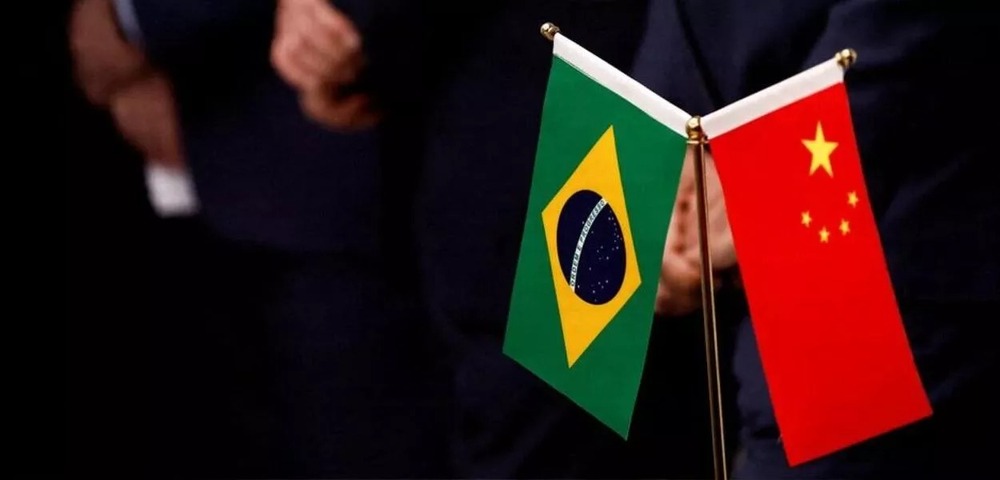 Brasil e China assinam acordo cambial para dar mais estabilidade aos mercados financeiros