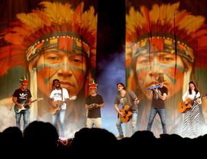 Banda Zé Lourenço marca presença no Coachella Valley Music and Arts Festival com shows e stand sobre música indígena brasileira