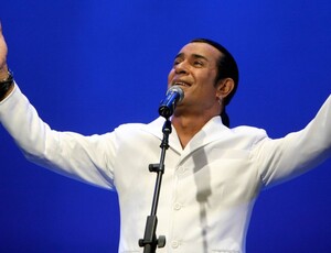 Elymar Santos se apresenta na Arena Bangu neste sábado