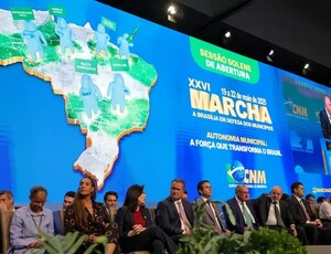 Lula defende diálogo político e menos judicialização durante a abertura da 26ª Marcha dos Prefeitos a Brasília