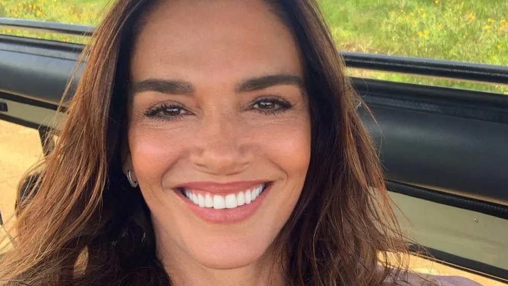 Atriz atropelada pelo próprio carro deixa alerta: 