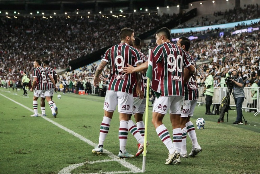 Com golaço de Guga, Fluminense vira e bate o Vasco pelo Brasileirão