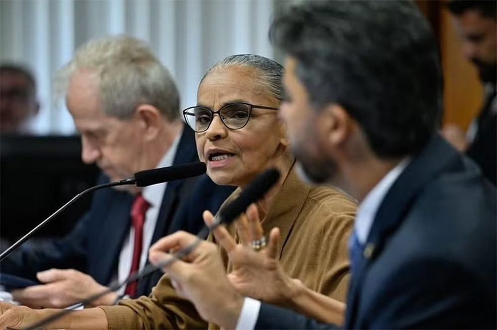 Governo repudia ataques e ofensas de senadores a Marina Silva