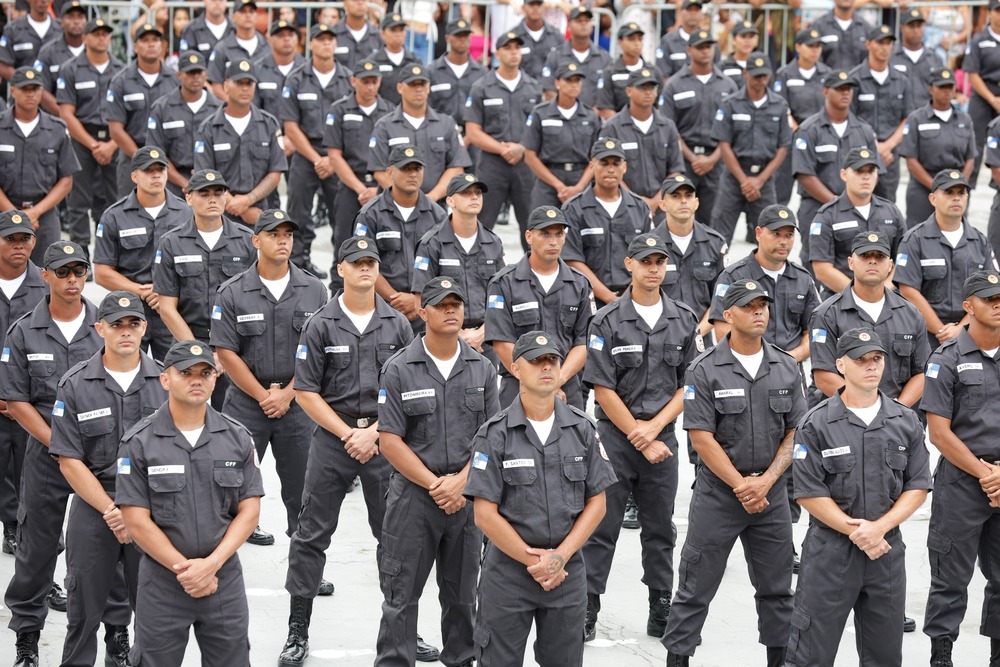 Cláudio Castro dá as boas-vindas a 504 novos soldados da Polícia Militar