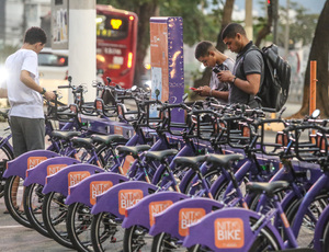 Programa NitBike bate marca de 1 milhão de viagens entre adultos e mais de 80 mil com as bikes mirins