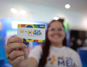 Governo Federal Lança Programa Pé-de-Meia para Incentivar Permanência de Jovens na Escola
