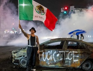 Ruas de Los Angeles têm atos pró-imigrantes; Trump mobiliza Guarda Nacional