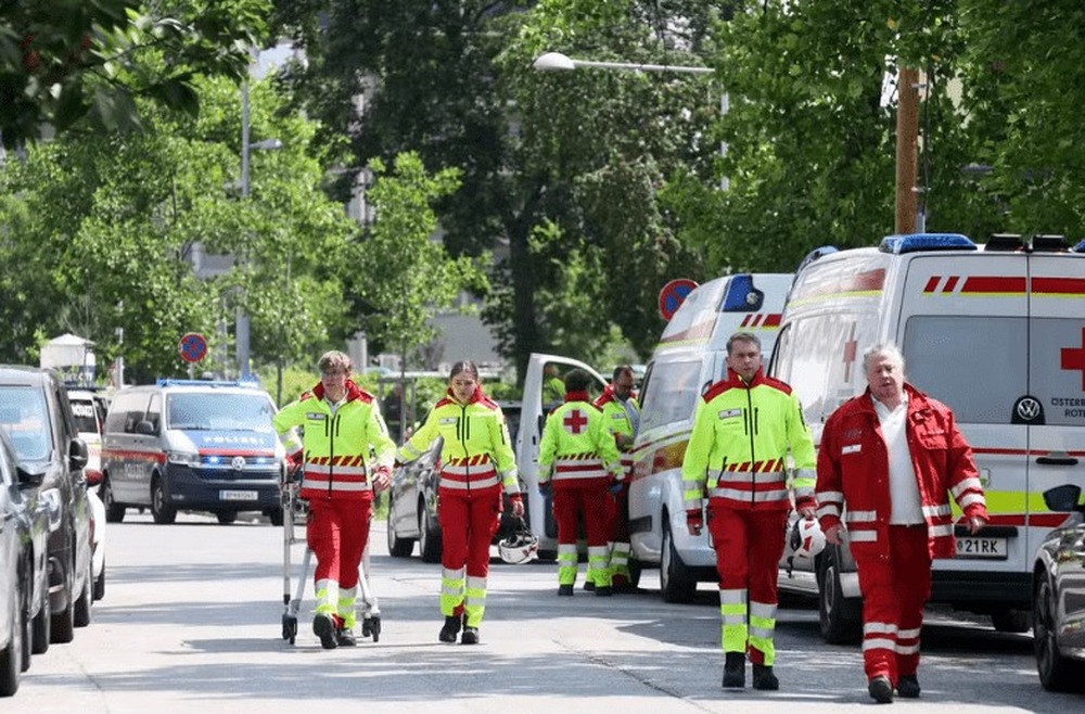 Ataque a tiros em escola deixa 10 mortos e feridos na Áustria