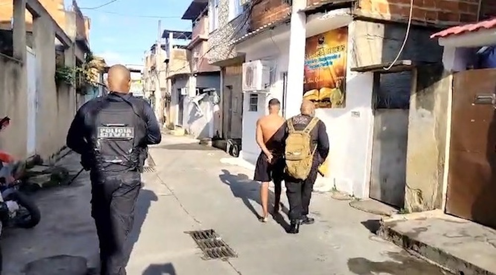 Polícia Civil realiza megaoperação contra facção criminosa no Complexo de Israel