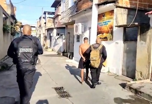 Polícia Civil realiza megaoperação contra facção criminosa no Complexo de Israel