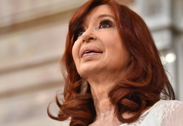 Tribunal manteve condenação de Cristina Kirchner, que deverá cumprir 6 anos de prisão