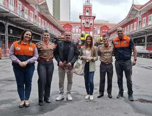 Humberto Martins irá dirigir seu primeiro longa-metragem e visita o Quartel dos Bombeiros do RJ ao lado da criadora Aline Müller 