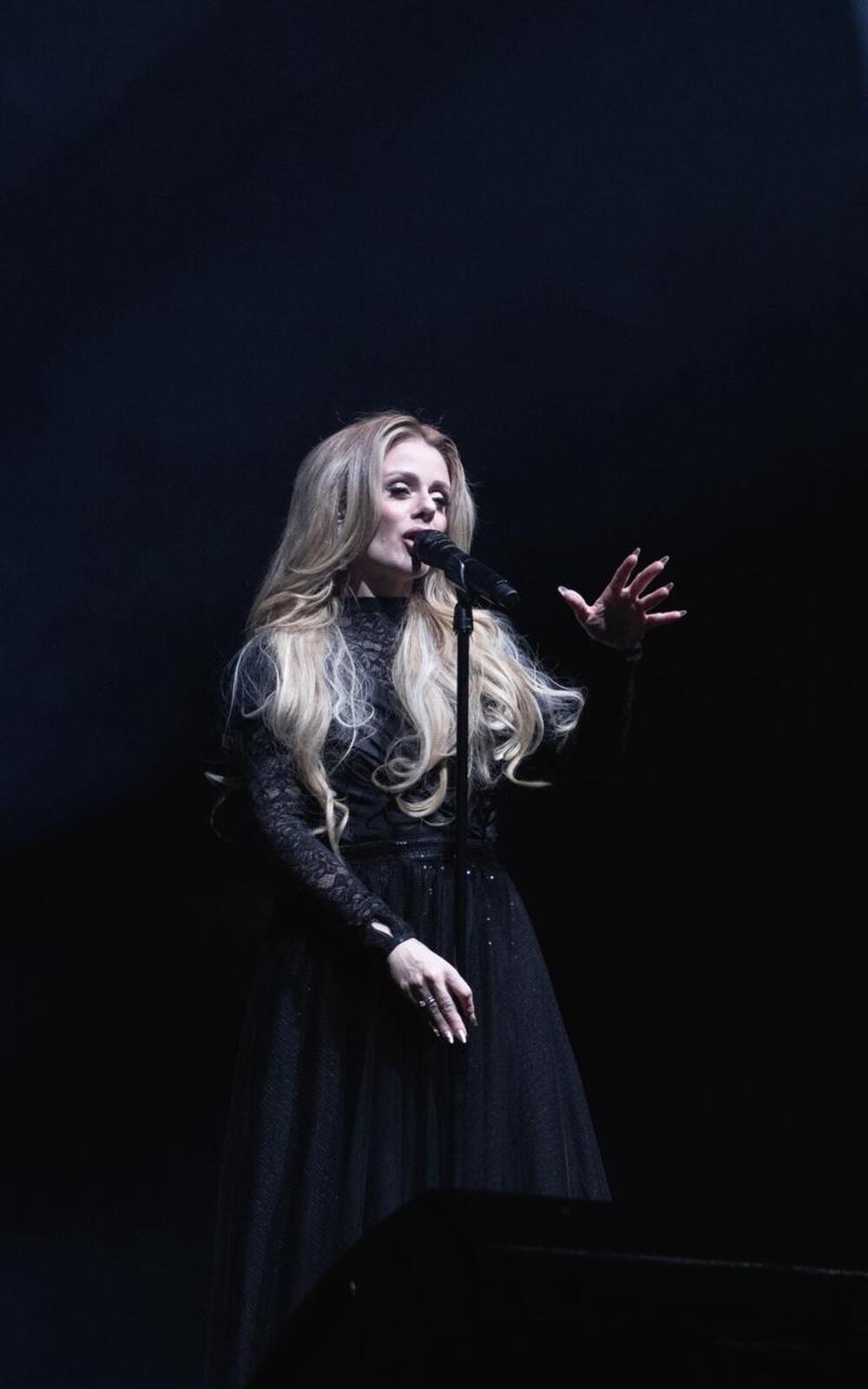 Espetáculo no Rio faz tributo à cantora e compositora Adele