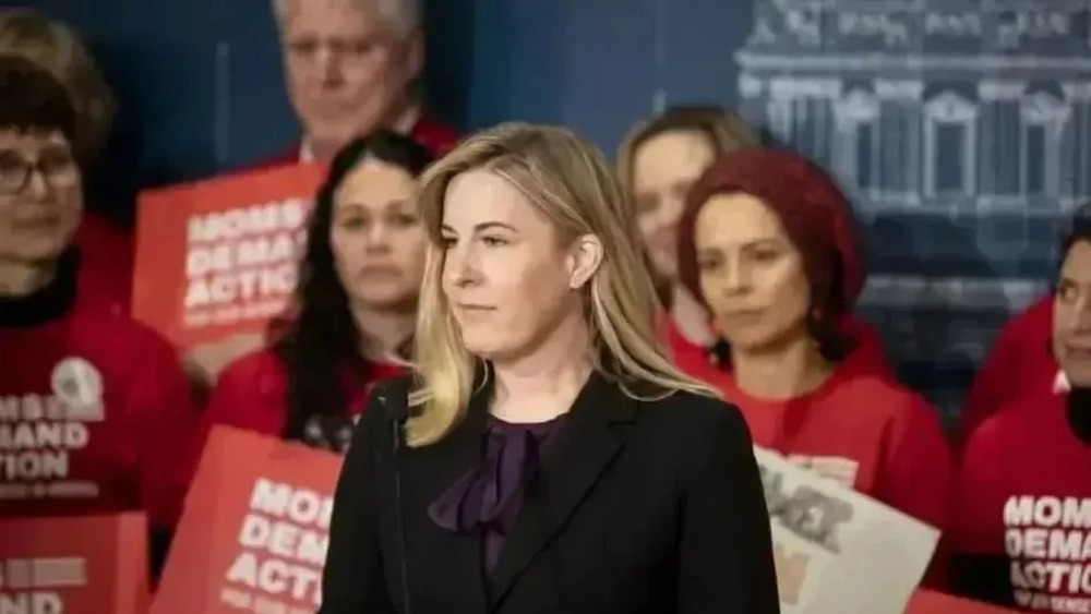 EUA: Deputada democrata e seu marido são mortos em ataque; senador e esposa também foram alvos