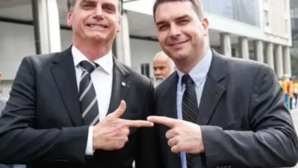 PF encontra áudio de conversa entre Bolsonaro e Ramagem para blindar Flávio