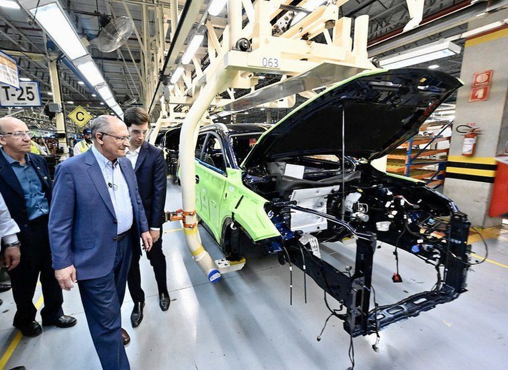 Alckmin assina decreto que amplia acordo automotivo entre Brasil e Argentina