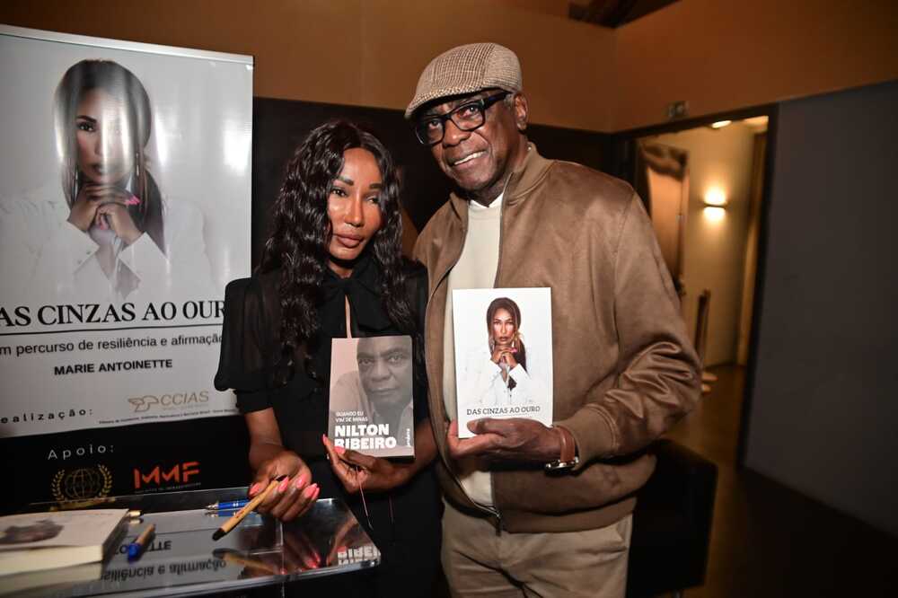 Marie Antoinette emociona com leitura de autobiografia em SP