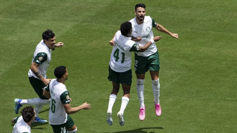 Palmeiras vence o Al Ahly por 2 a 0 e lidera o Grupo A do Mundial