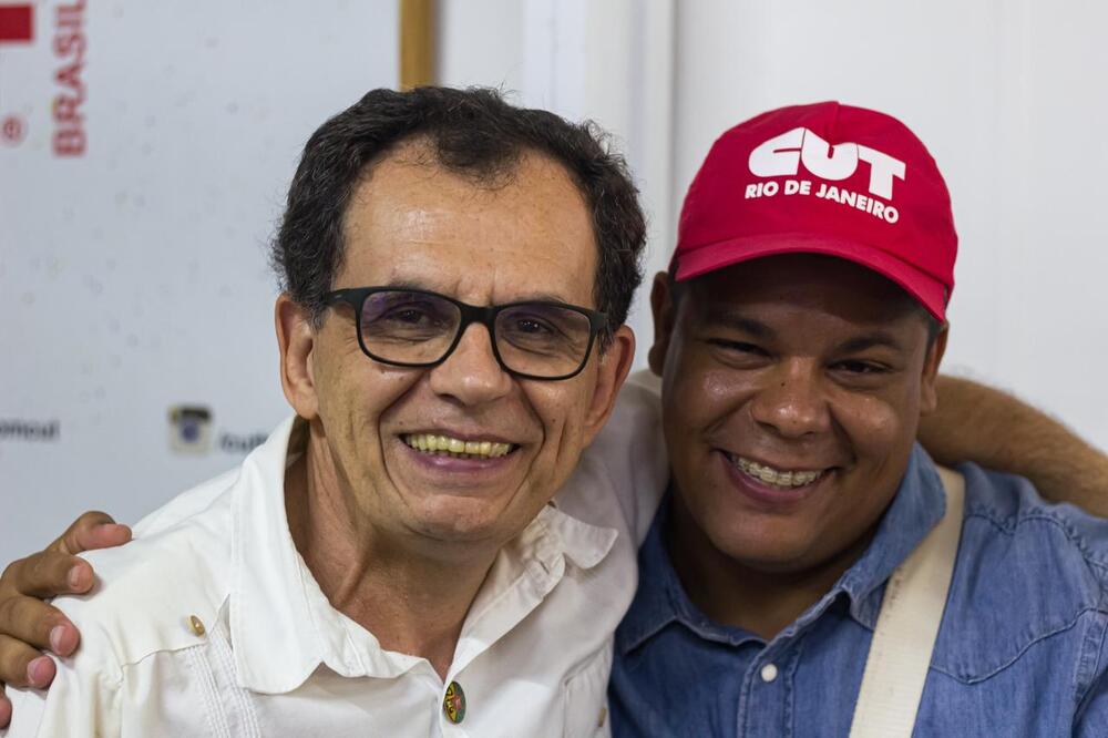 Edinho Silva participa de ato político no Circo Voador ao lado de Reimont e Leonel de Esquerda