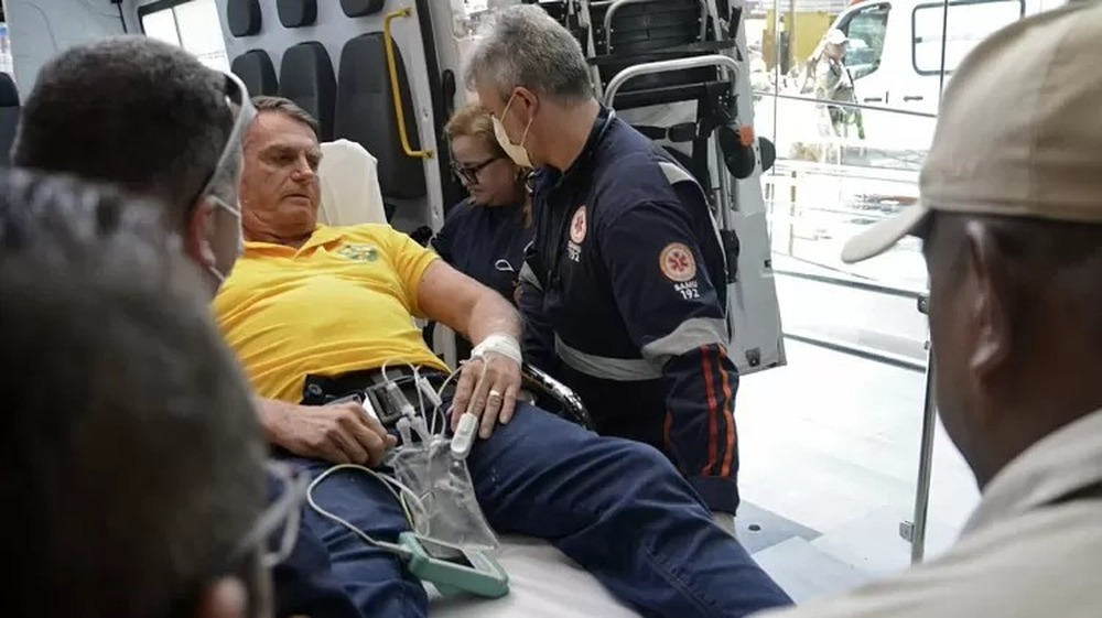 Após passar mal, Bolsonaro fará consulta com médico que fez última operação