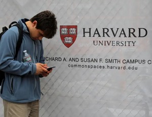 EUA vão monitorar redes de brasileiros que pedirem visto de estudante