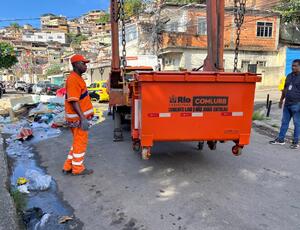 Subprefeitura dos Grandes Complexos e Comlurb iniciam implantação de 150 contêineres de grande capacidade no Complexo da Penha