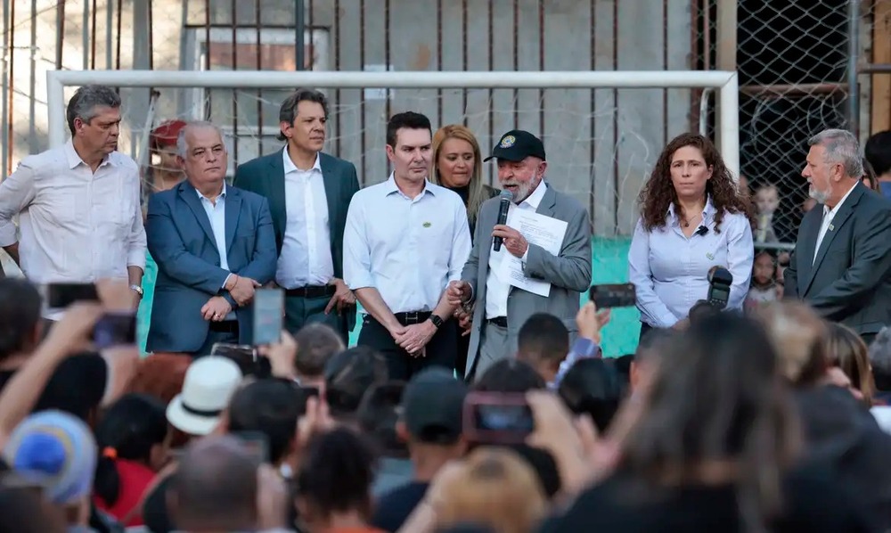 Na Favela do Moinho, Lula assina acordo habitacional para moradores