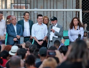 Na Favela do Moinho, Lula assina acordo habitacional para moradores