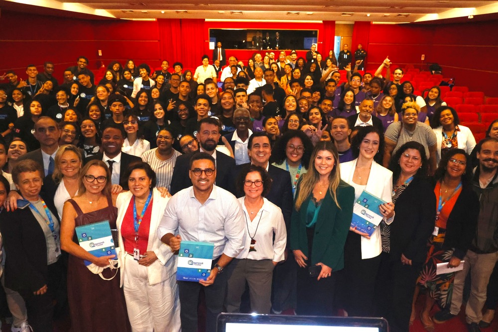 Cedae anuncia ampliação de vagas para programas Replantando Vida e Jovem Aprendiz