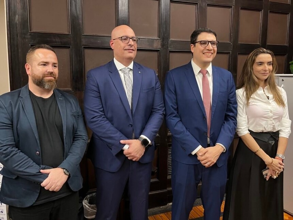 Secretário de Polícia Civil recebe Medalha Pedro Ernesto na Câmara do Rio