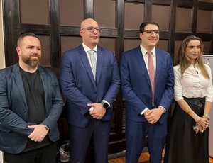 Secretário de Polícia Civil recebe Medalha Pedro Ernesto na Câmara do Rio