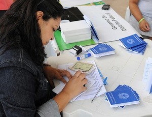 Emprego com carteira assinada e rendimento dos trabalhadores batem recorde