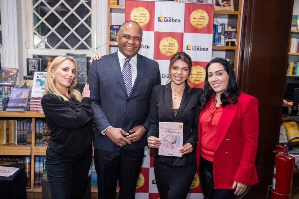 João Costa marca presença no lançamento do livro 