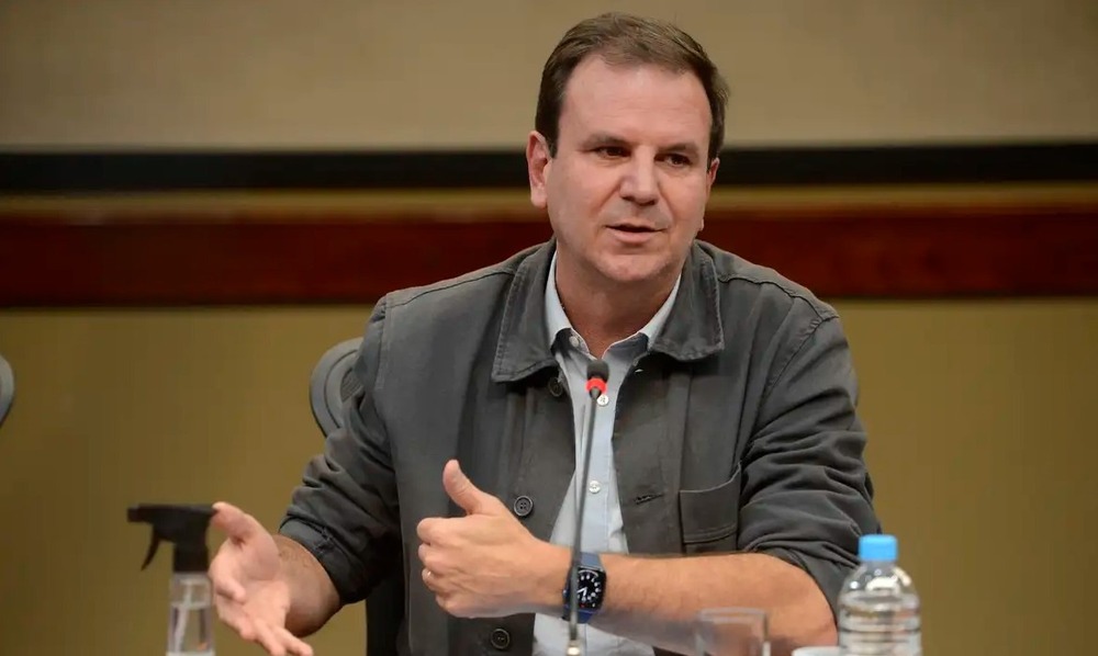 Vice Eduardo Cavaliere quer Paes candidato, mas Paes nega candidatura ao governo e políticos veem estratégia por trás da negativa