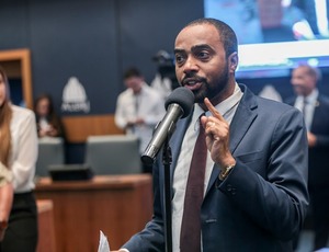 Deputado garante que Washington Reis terá que explicar aumento das passagens, mesmo após exoneração