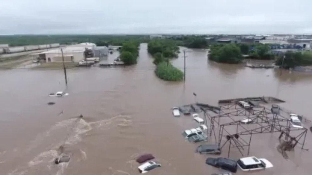 Texas continua procura meninas desaparecidas após enchentes que deixaram 50 mortos