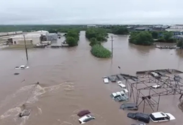 Texas continua procura meninas desaparecidas após enchentes que deixaram 50 mortos