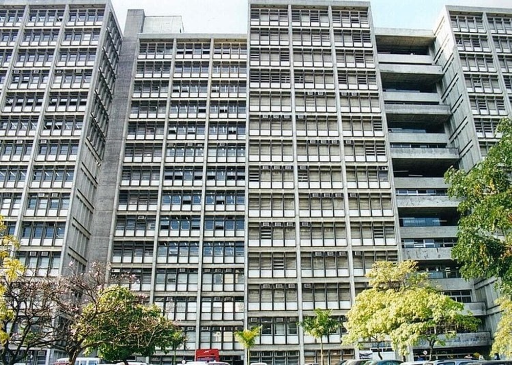 Graves denúncias abalam a UERJ: esquema de 'rachadinhas', salários irregulares e desvio de verbas em curso de pós-graduação são investigados pelo MP