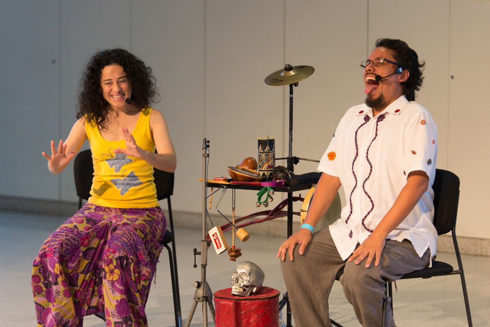 Espetáculo “Histórias de Terrir” circula por 10 unidades do SESC no RJ com sessões que convidam o público a sorrir para o medo