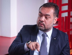 Governador admite possibilidade de cumprir mandato até o fim diante da crise deflagrada pela exoneração de Washington Reis