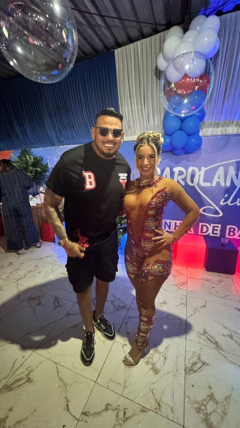 Cacau Jr prestigia coroação da nova rainha de bateria e reencontra amigos do Pique Novo