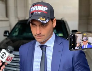 Eduardo Bolsonaro diz que ‘provavelmente’ abrirá mão do mandato de deputado