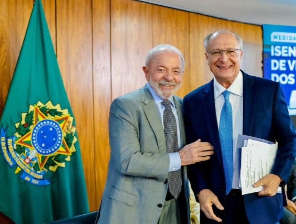 Lula anuncia comitê para adoção de medidas de proteção da economia brasileira