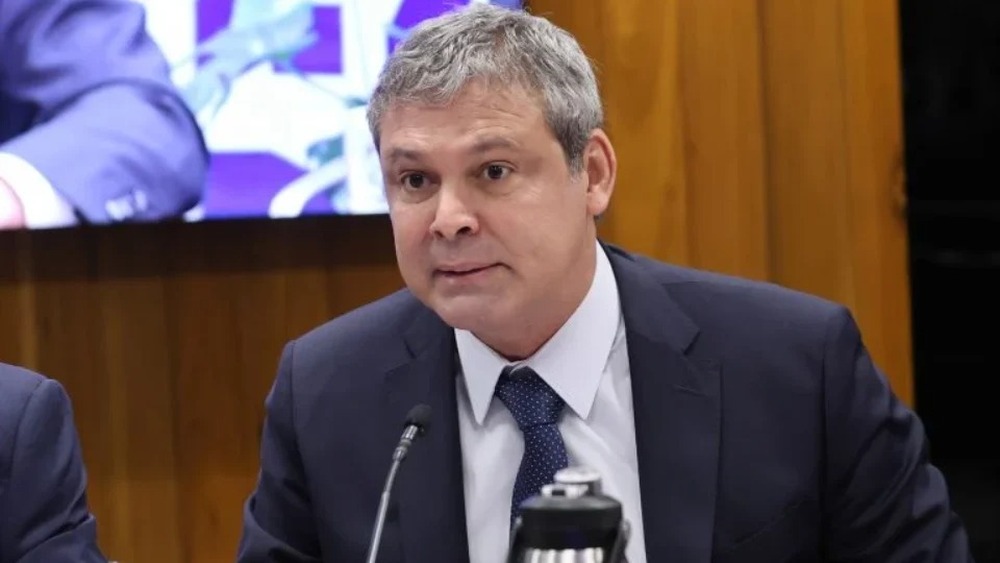 PT pede suspensão cautelar e cassação do mandato de Eduardo Bolsonaro