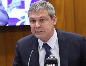 PT pede suspensão cautelar e cassação do mandato de Eduardo Bolsonaro