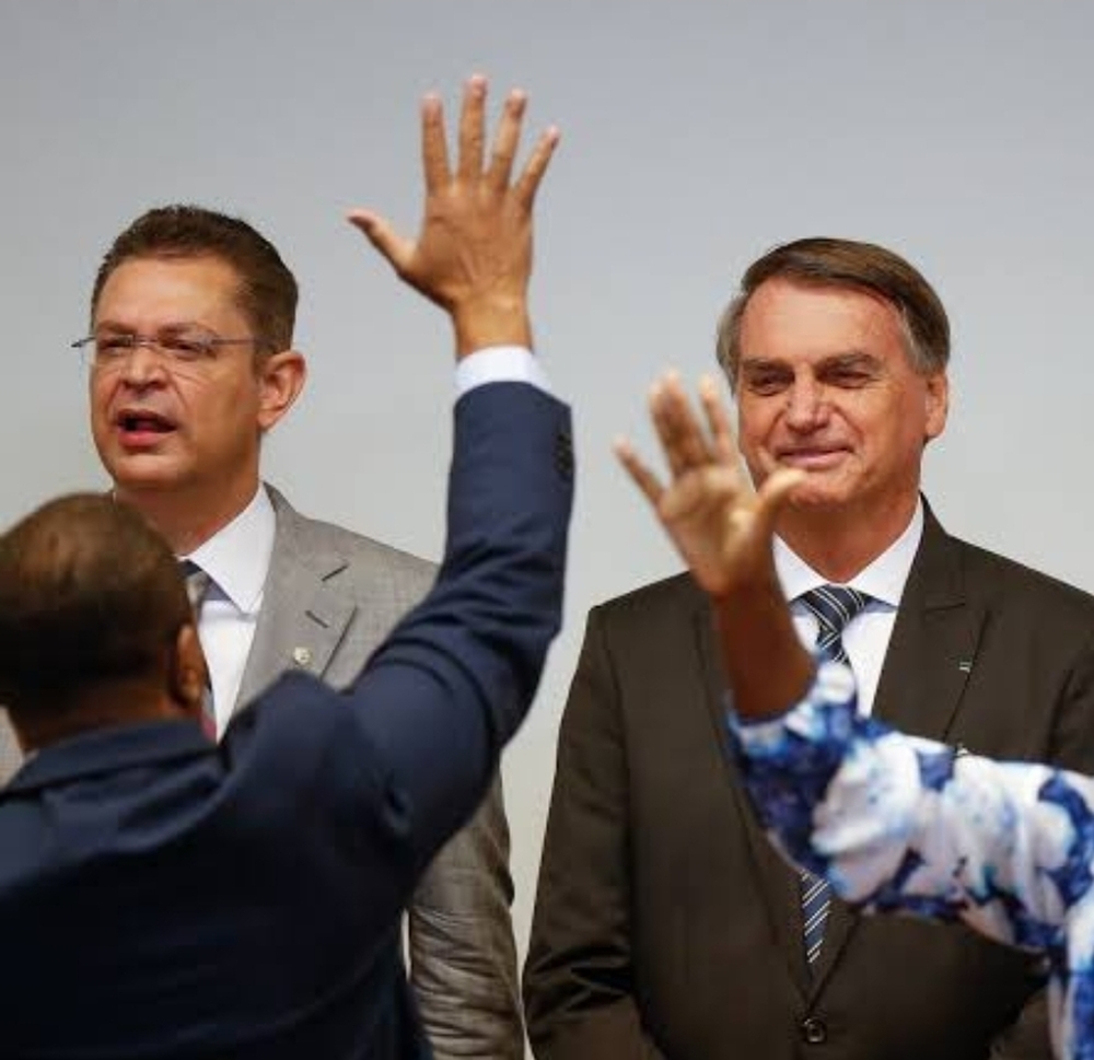 Bolsonaro é alvo de operação da PF e terá que usar tornozeleira por ordem do STF
