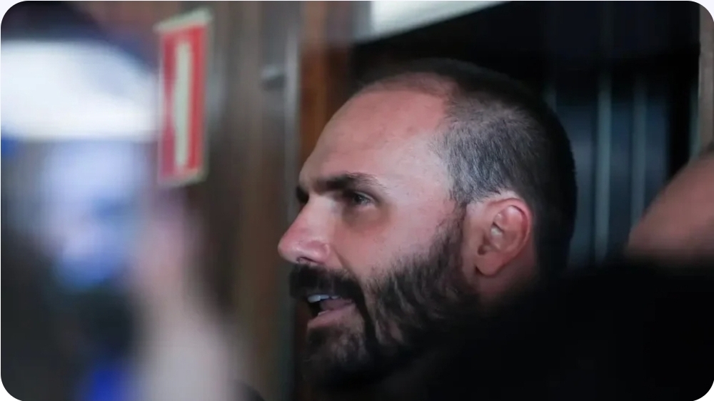 AGU quer saber se Eduardo Bolsonaro manipulou dólares para lucrar com tarifaço