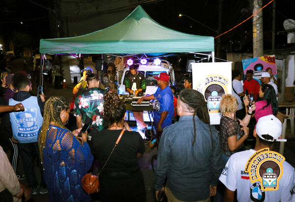 Discotekombi celebra 8 anos com edição especial na Cidade Ademar e programação potente com artistas pretos, indígenas e LGBTQIAPN+
