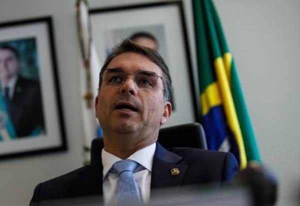 Efeito Trump: Largo São Francisco recebe mais um ato histórico pela preservação da soberania brasileira 